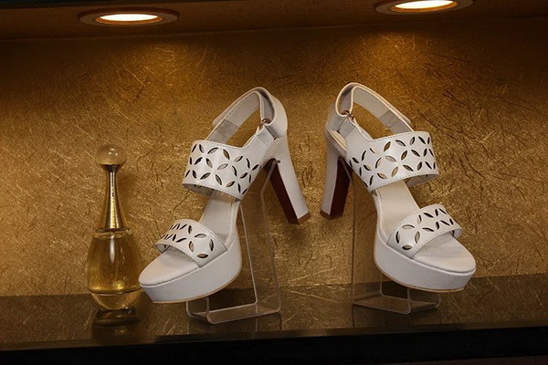 LV Sandals Women--005